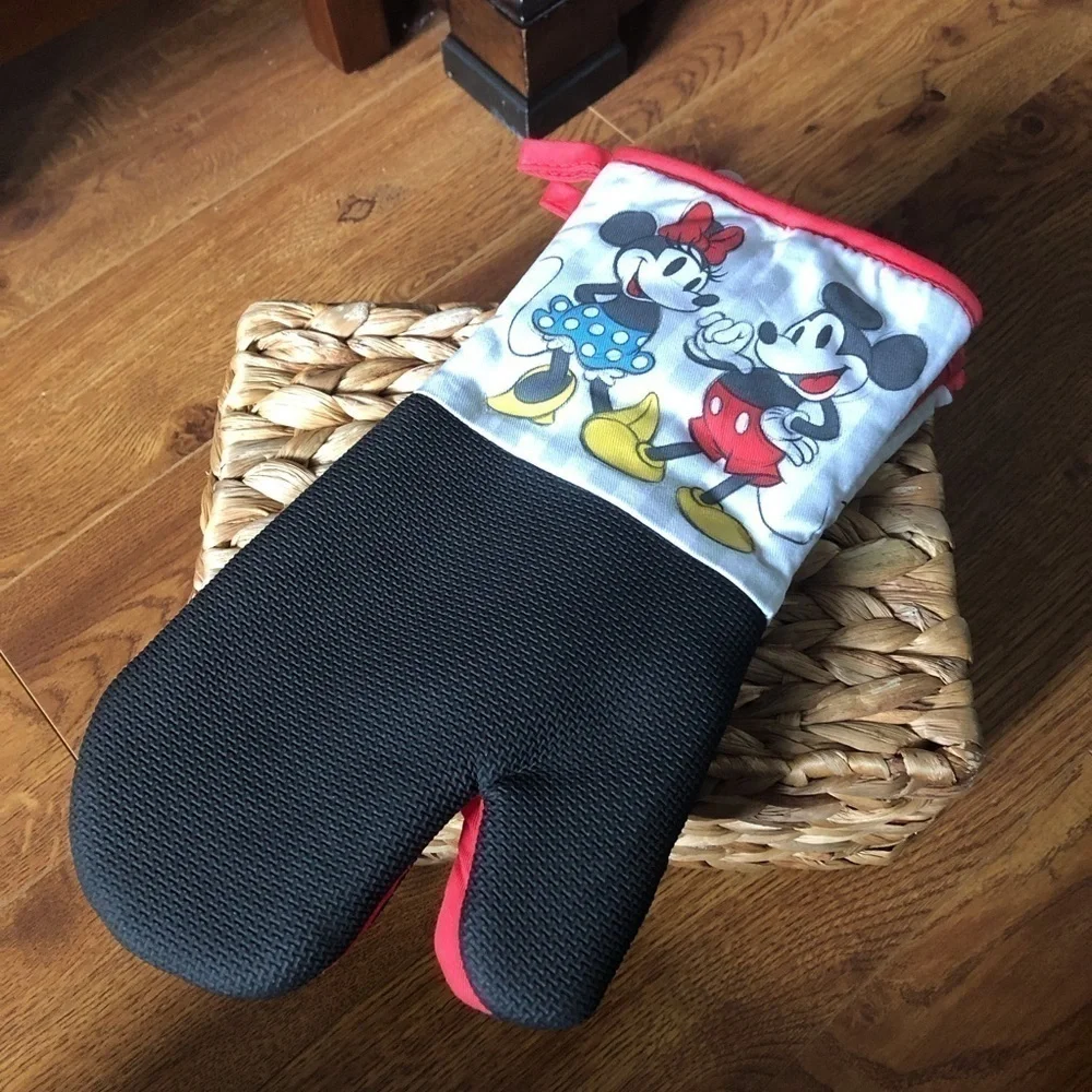 Disney: 100 years Mickey & Minnie Mouse: 2pk Oven Mitts
